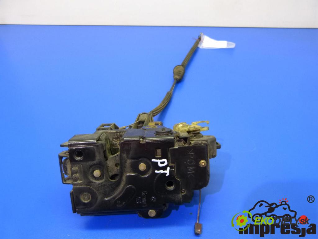 Seat Cordoba II 6L 2002-2008 1.4 16V 75 hp  55 kW 1400 cm3  zámok zadní část pravý 