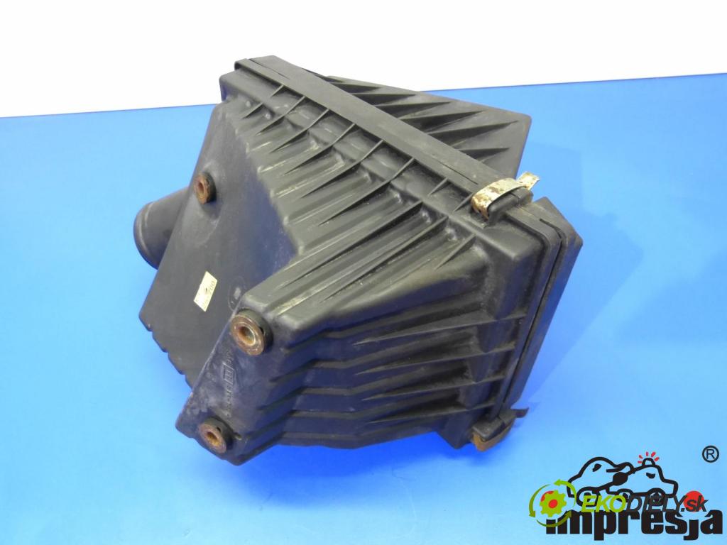 Nissan Primera P11 1996-2002 2.0 TD 90 hp  66 kW 2000 cm3  obal filtra vzduchu  (Kryty filtrů)