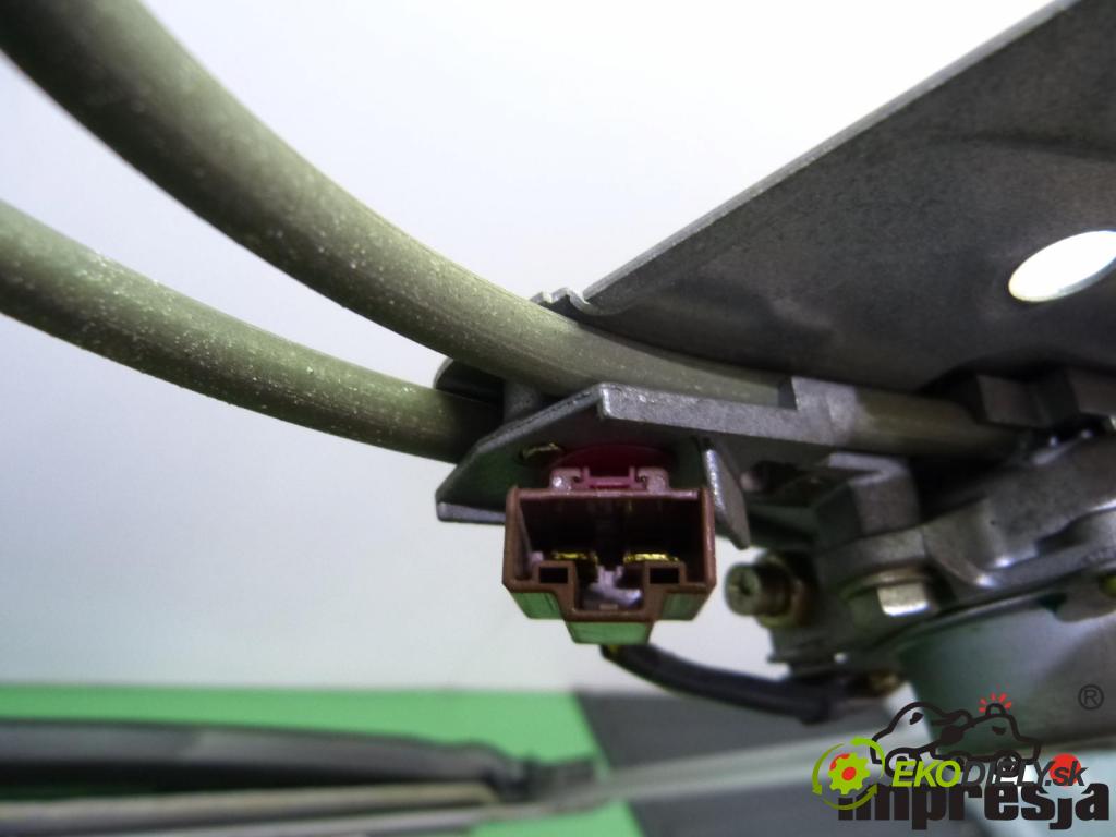 Honda Accord VI 1998-2002 2.0 16V 147 hp  108 kW 2000 cm3  střešní okno  (Okna karoserie)