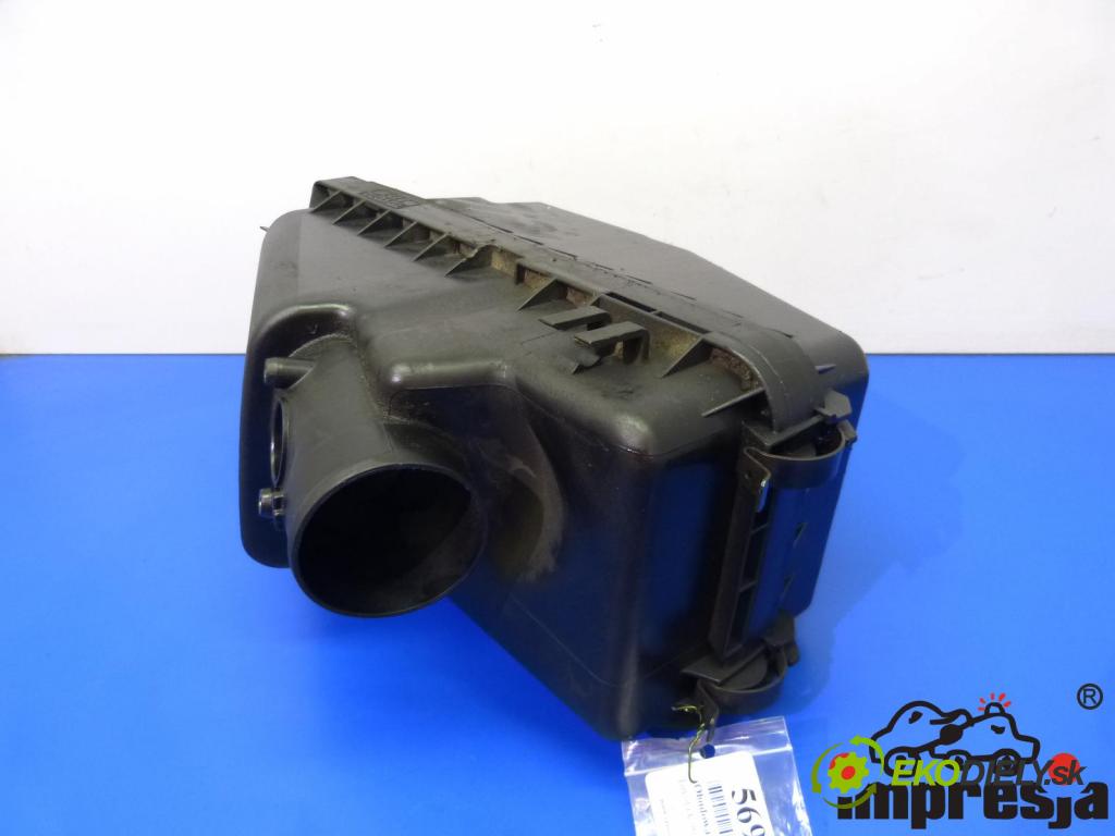 Toyota Corolla Verso I 2001-2004 2.0 D4D 90 hp  66 kW 2000 cm3  obal filtra vzduchu  (Kryty filtrů)