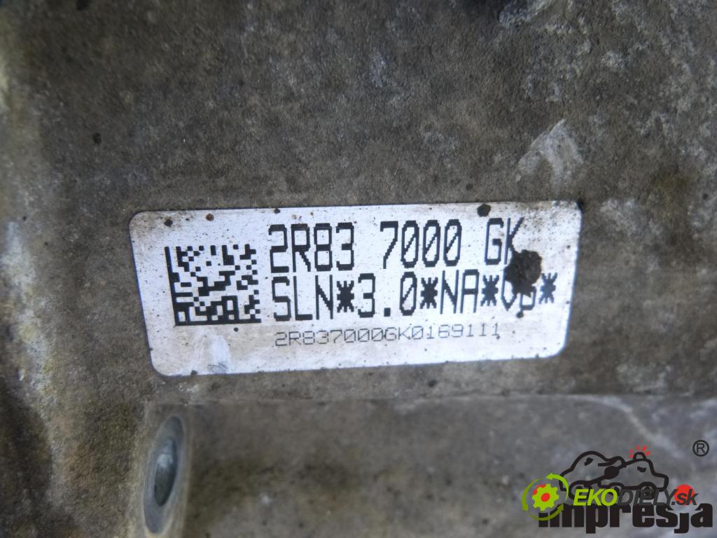 Jaguar S-type 3.0 V6 238hp  175 kW 3000 cm3  převodovka - automat