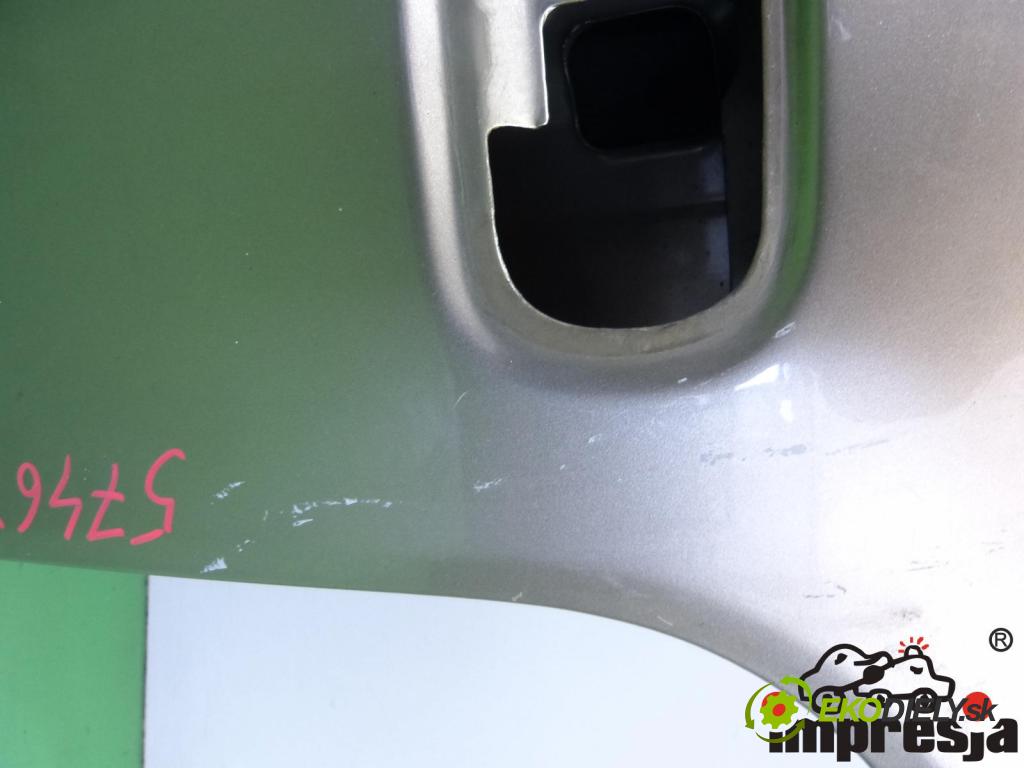 Jeep Cherokee KJ 2001-2008 2.8 CRD 163 hp  120 kW 2800 cm3  zadní část kapota  (Zadní kapoty)