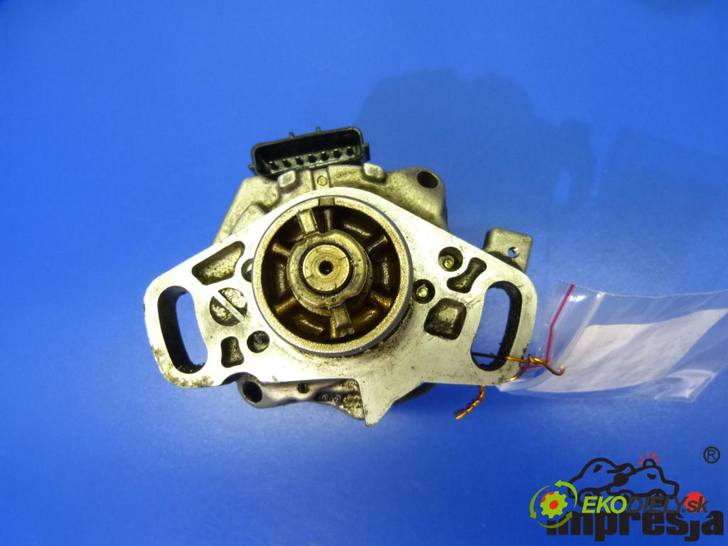 Mazda 323f 1.8 16V 114 HP  84 kW 1800 cm3  Rozdeľovač -  (Rozdeľovače)