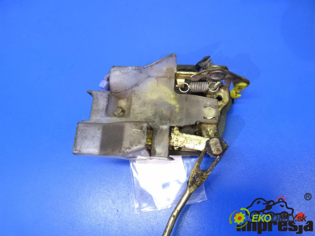 Toyota Corolla E11 1997-2002 1.3 16V   1300 cm3  zámok predný ľavy