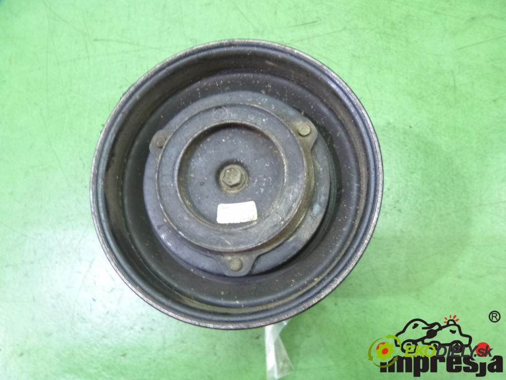 Toyota Corolla E11 1997-2002 1.3 16V 86 HP  63 kW 1300 cm3  Pumpa klimatizácie