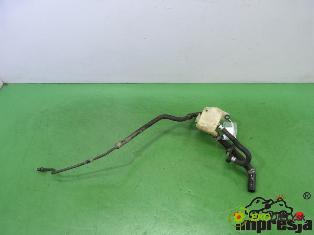 Mazda 323f 1.5 16V 1500 cm3 Rúrka servočerpadlo