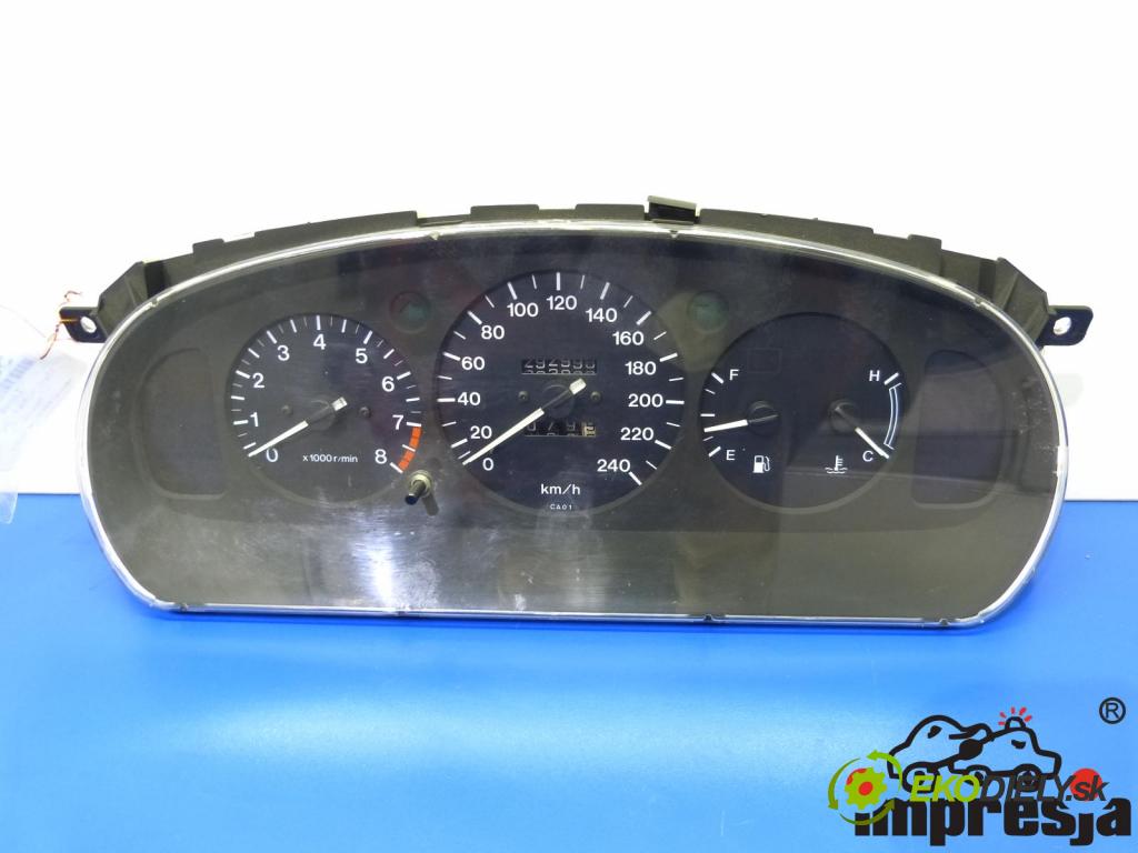 Mazda Xedos 6 2.0 V6 140 hp  103 kW 2000 cm3  prístrojovka  (Přístrojové desky, displeje)