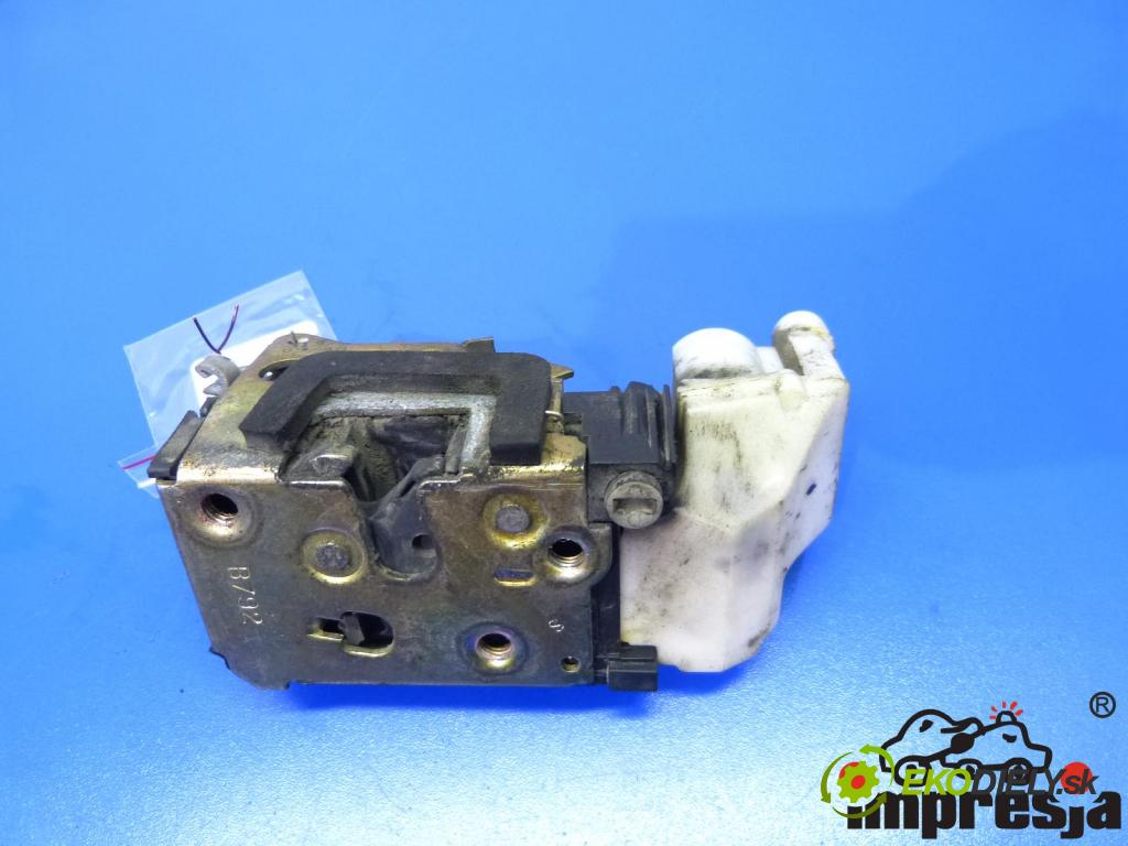 Lancia Lybra 1.9 JTD 105 hp  77 kW 1900 cm3  zámok zadní část levý 