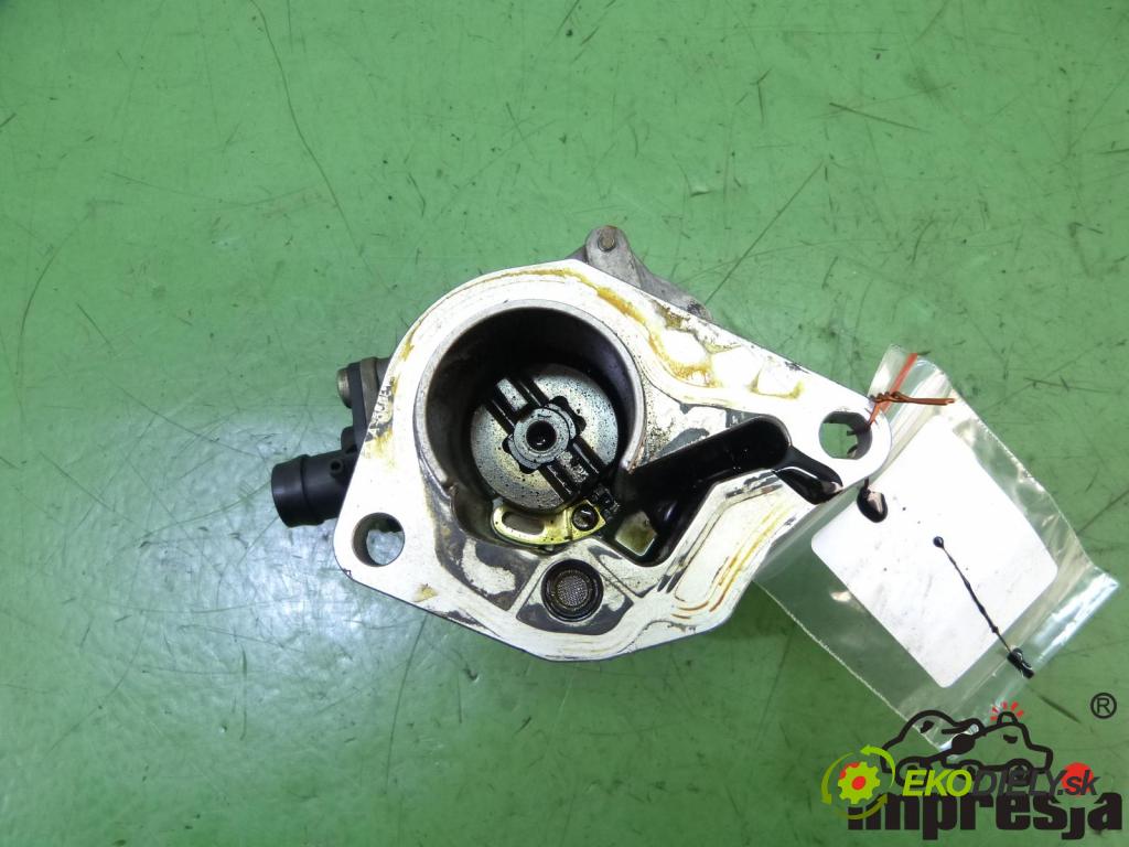 Volvo V40 I 1995-2004 1.9 DCI 116 hp  85 kW 1900 cm3  pumpa vakuová 