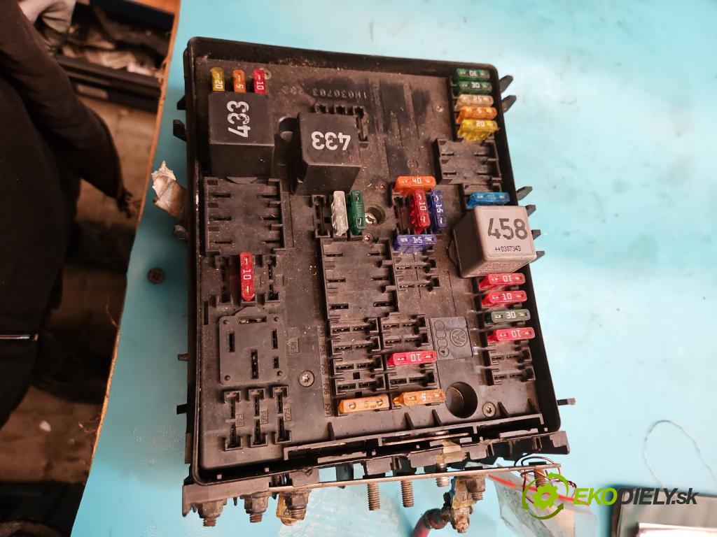 Vw Touran I 2003-2015 2.0 TDI 136hp 100 kW 2000 cm3 5- skříňka pojistková (Pojistkové skříňky)