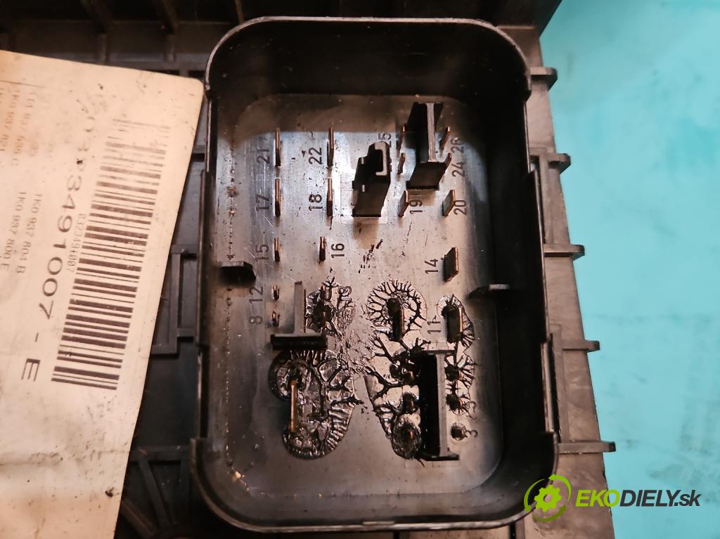 Vw Touran I 2003-2015 2.0 TDI 136hp 100 kW 2000 cm3 5- skříňka pojistková (Pojistkové skříňky)