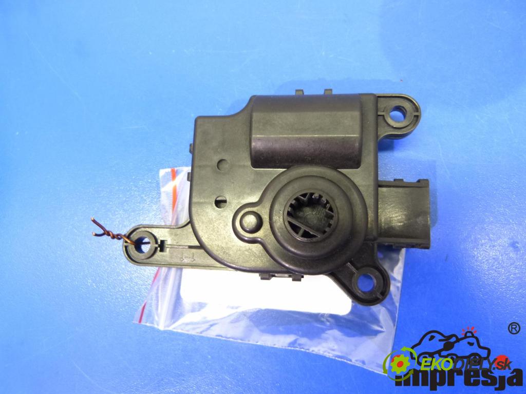Kia Soul I 2008-2013 1.6 16V 126 HP  93 kW 1600 cm3  Motorček kúrenia