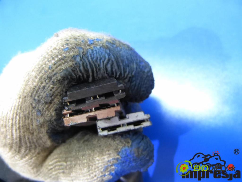 Citroen Zx 1.8d 65 hp  48 kW 1800 cm3  spínačka  (Spínací skříňky a klíče)