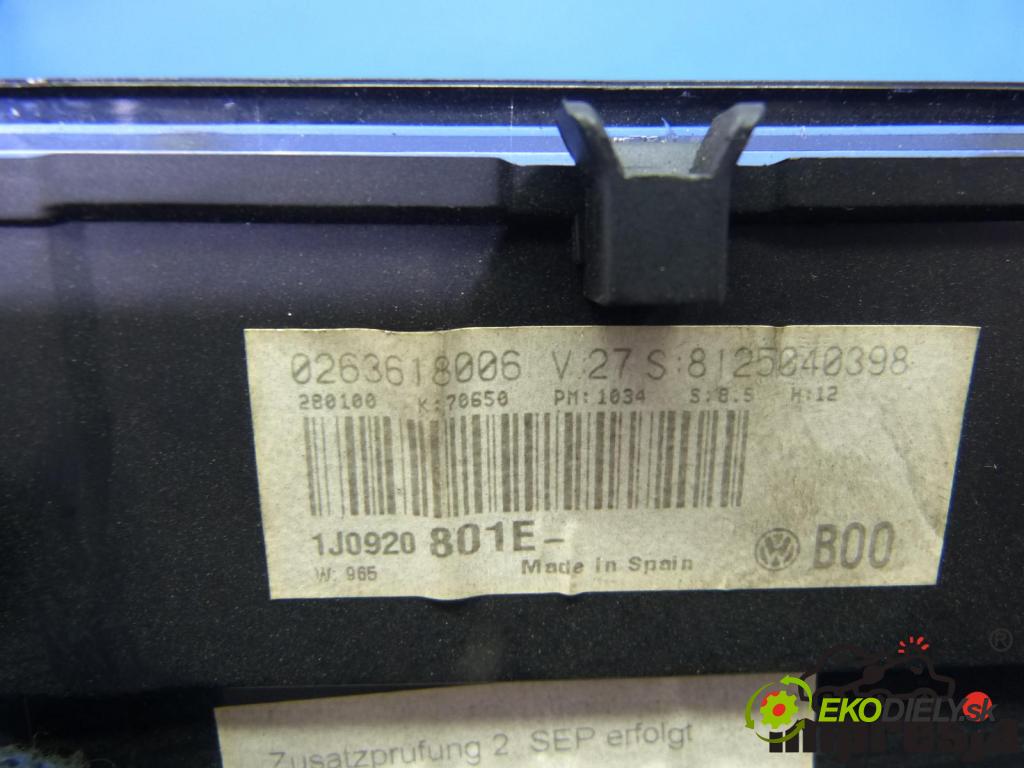 Vw Bora 1.9 TDI 90 hp  66 kW 1900 cm3  prístrojovka  (Přístrojové desky, displeje)