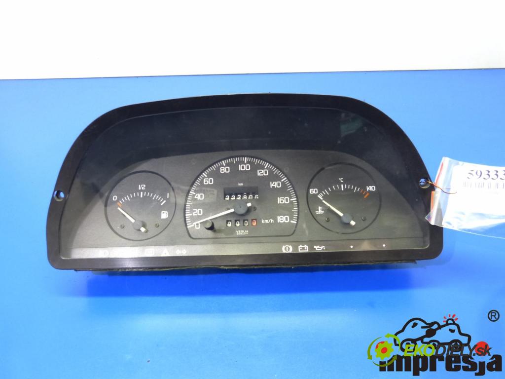 Fiat Uno 1.0 8V   1000 cm3  Prístrojovka  (Prístrojové dosky, displeje)