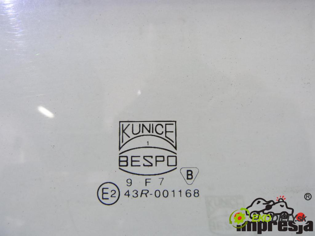 Polonez Caro/atu 1.6   1600 cm3  okno zadní část  (Okna zadní)