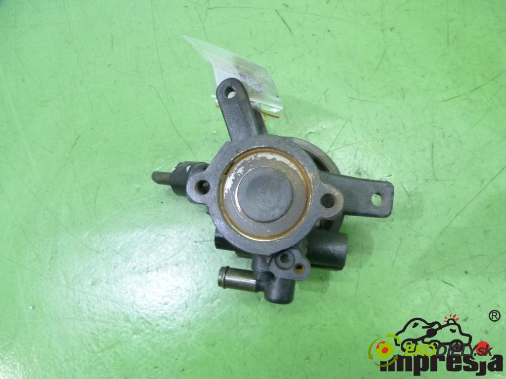 Toyota Corolla E11 1997-2002 1.4 16V   1400 cm3  Rúrka servočerpadlo