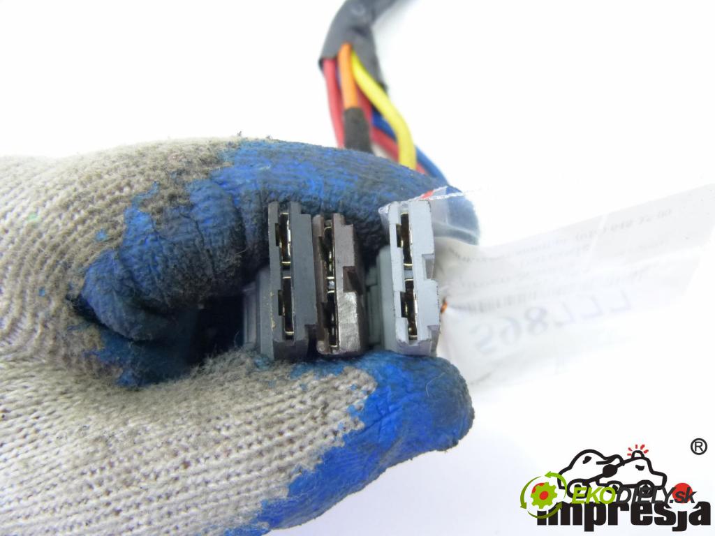 Citroen Xantia 1.8 16V 110 hp  81 kW 1800 cm3  spínačka  (Spínací skříňky a klíče)