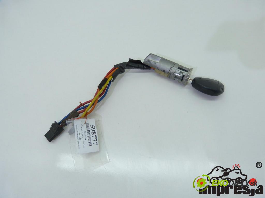 Citroen Xantia 1.8 16V 110 hp  81 kW 1800 cm3  spínačka  (Spínací skříňky a klíče)