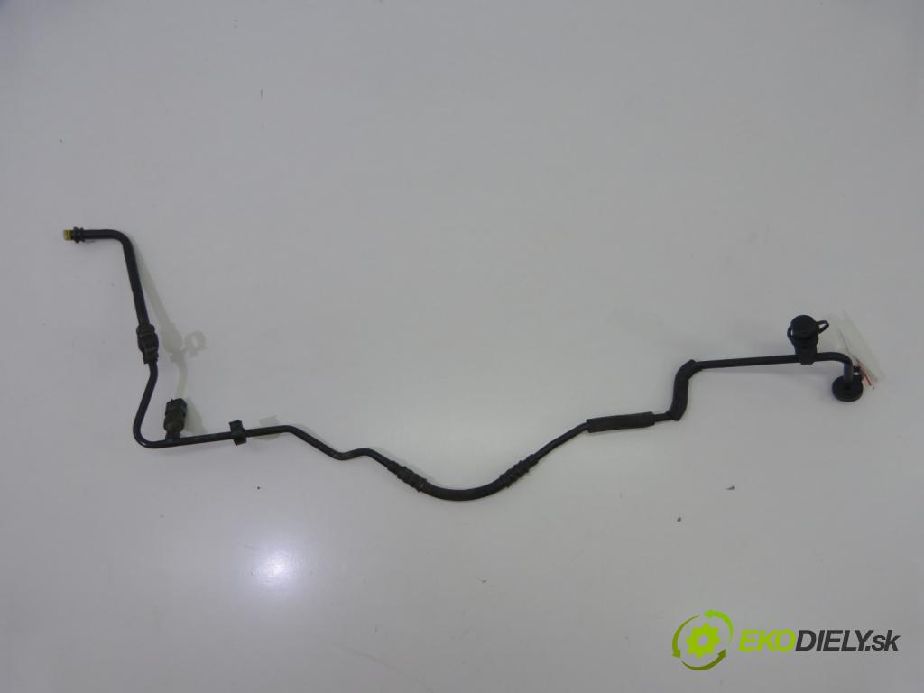 Volvo S40 II 2004-2012 1.6 KAT 109 HP  80 kW 1600 cm3  Rúrka klimatizácie 