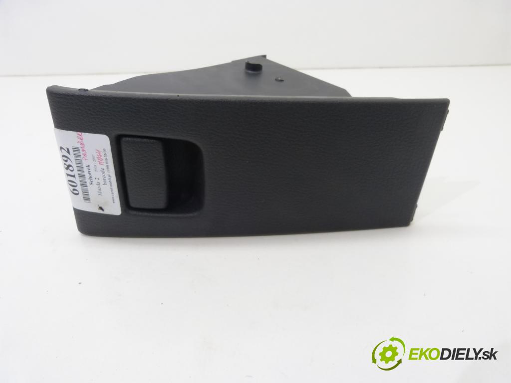 Mazda 2 I 2003-2007 1.4 16V   1400 cm3  Priehradka, kastlík