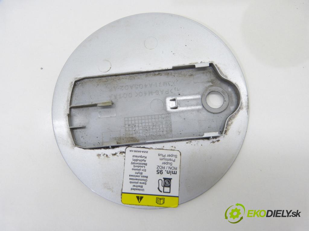Mazda 2 I 2003-2007 1.4 16V   1400 cm3  Dvierka nádrže paliva  (Ostatné)