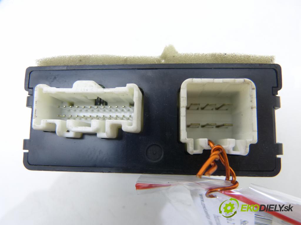 Mazda 2 I 2003-2007 1.4 16V   1400 cm3  Modul Riadiaca jednotka  (Ostatné)
