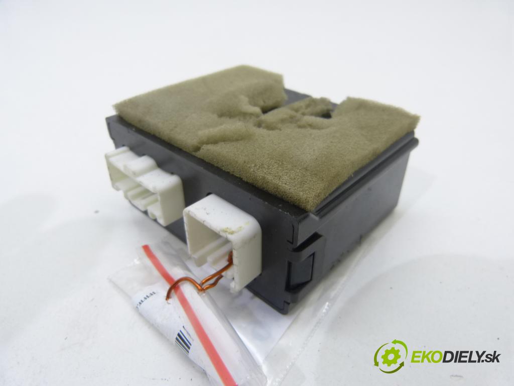 Mazda 2 I 2003-2007 1.4 16V   1400 cm3  Modul Riadiaca jednotka  (Ostatné)