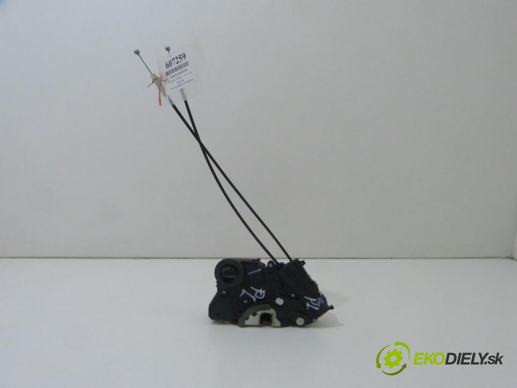 Toyota Yaris II 2005-2011 1.3 16V VVTI 87 hp  64 kW 1300 cm3  zámok přední část levý 