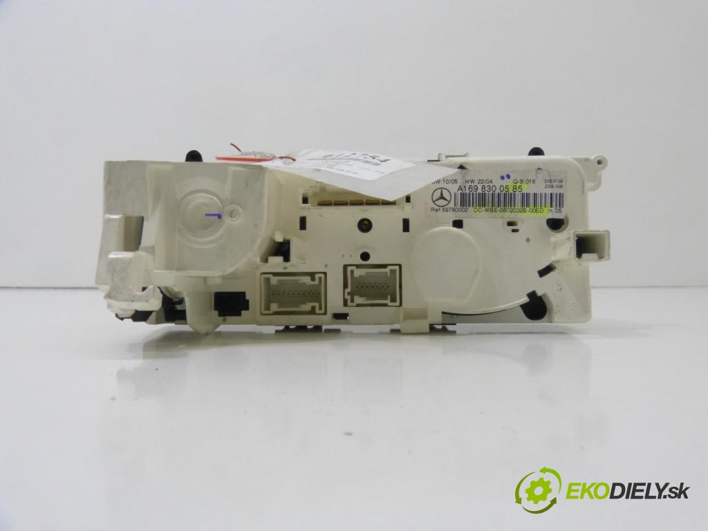 Mercedes A W169 2004-2012 1.5 95 HP  70 kW 1500 cm3  - Panel kúrenia
