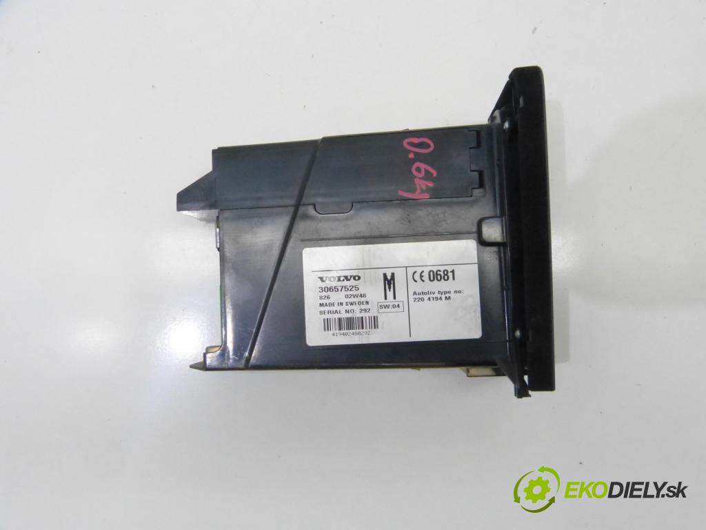 Volvo XC70 II 2000-2007 2.4d 163 HP  120 kW 2400 cm3  telefón  (Audio zariadenia)