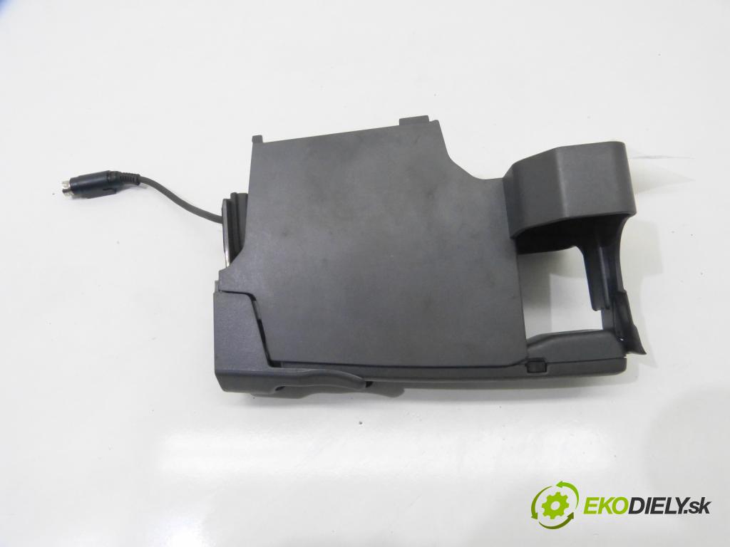 Volvo XC70 II 2000-2007 2.4d 163 hp  120 kW 2400 cm3  telefón  (Audio zařízení)