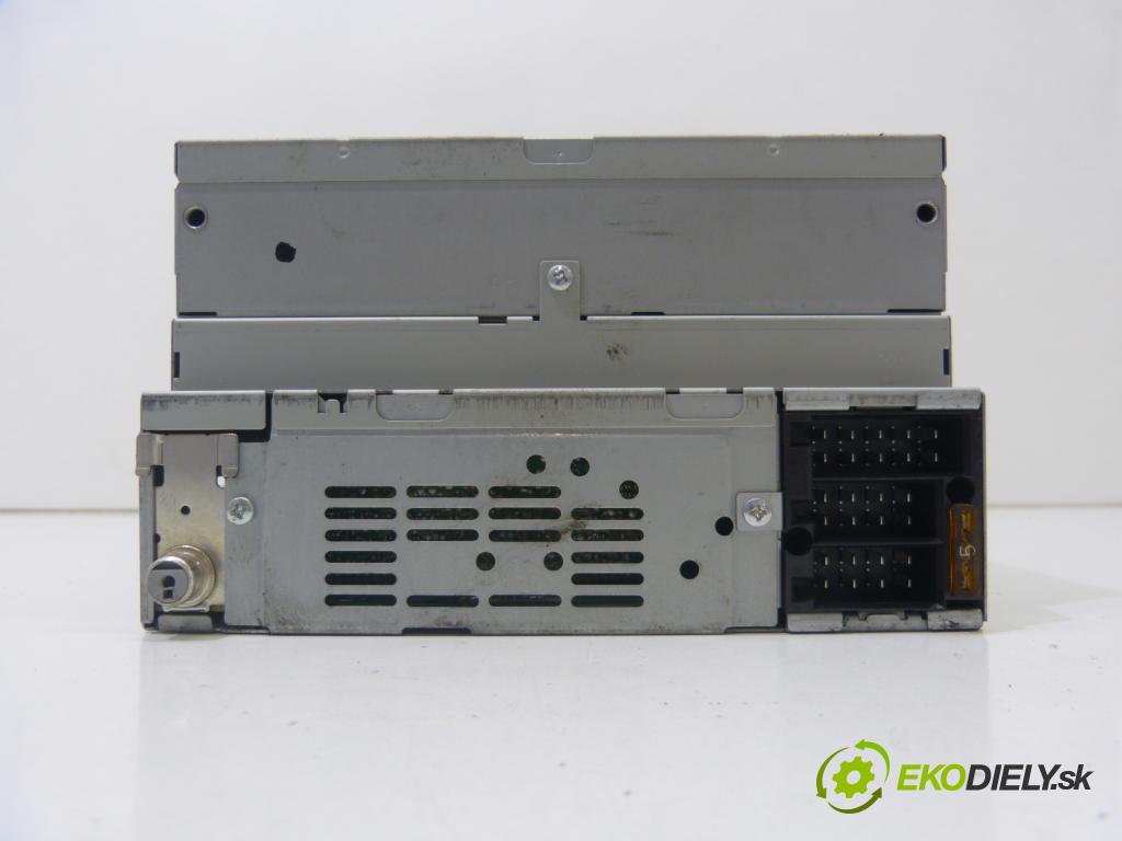 Saab 9-5 2.3 KAT 220 HP  162 kW 2300 cm3  RADIO  (Audio zariadenia)