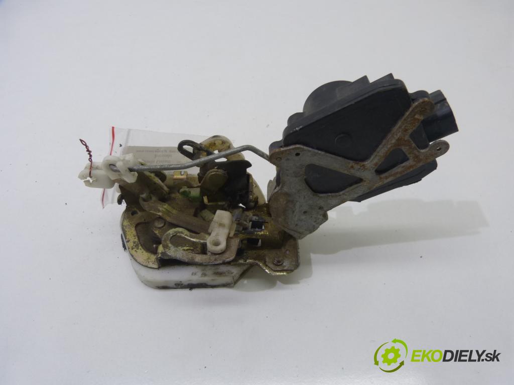 Mitsubishi Galant 1993-2003 2.0 16V 136hp  100 kW 2000 cm3  zámok zadní část pravý