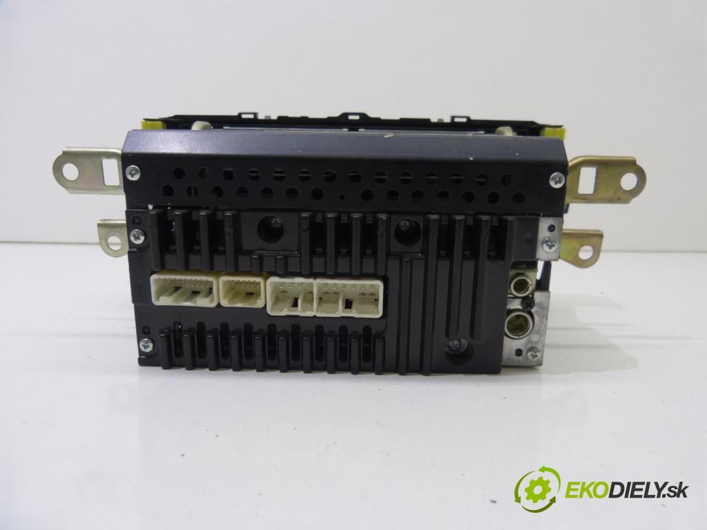 Toyota Auris I 2006-2013 2.0 D4D 126 HP  93 kW 2000 cm3  RADIO  (Audio zariadenia)