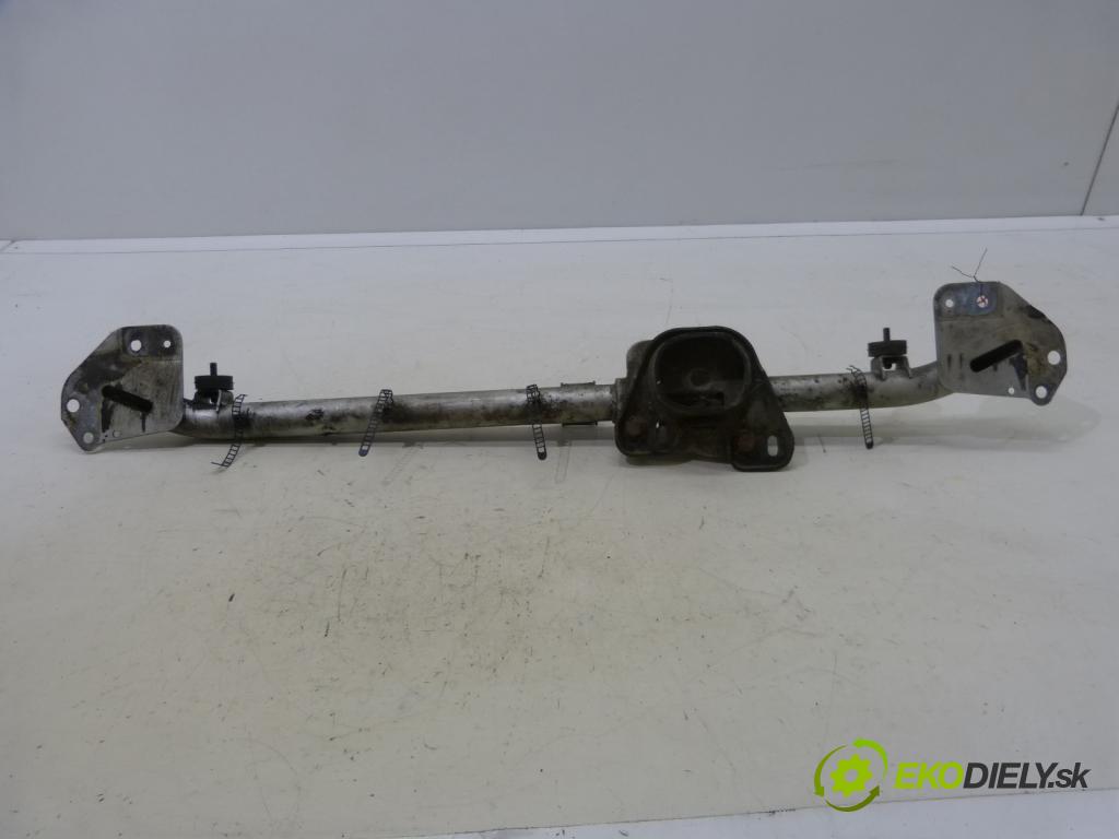Audi 80 B4 1991-1994 1.9 TDI 90 HP  66 kW 1900 cm3  Držiak predný  (Výstuhy predné)