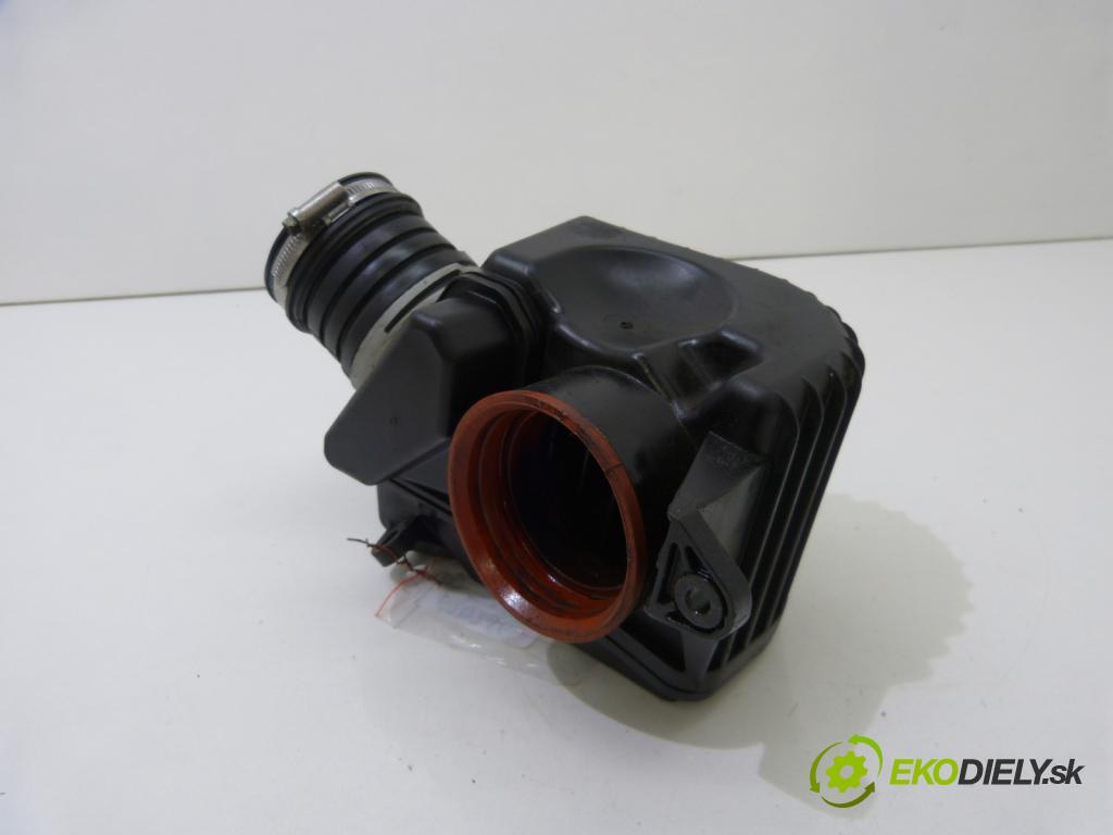 Mercedes C W203 2000-2007 1.8 KAT 143 hp  105 kW 1800 cm3  obal filtra vzduchu  (Kryty filtrů)