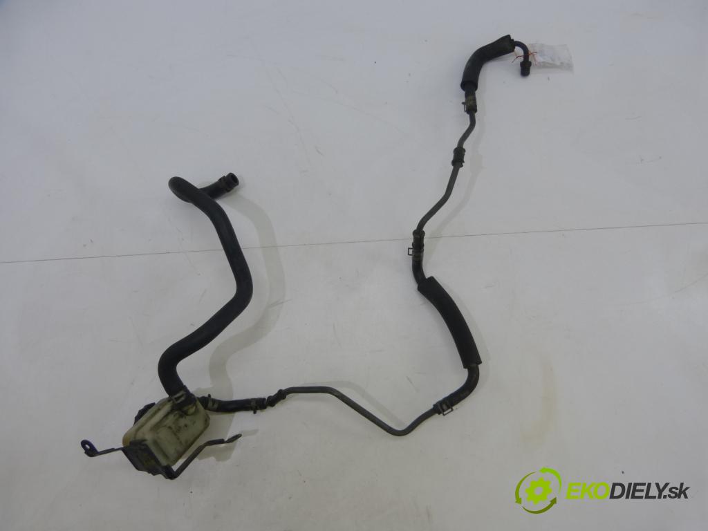 Toyota Corolla E11 1997-2002 1.4 16V 86 HP  63 kW 1400 cm3  Rúrka servočerpadlo