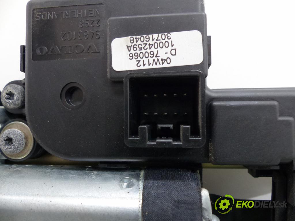 Volvo XC90 I 2002-2014 2.4 KAT 163 hp  120 kW 2400 cm3  střešní okno  (Okna karoserie)