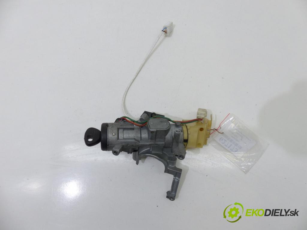 Mazda 323f 1.5 16V 88 hp  65 kW 1500 cm3  spínačka  (Spínací skříňky a klíče)