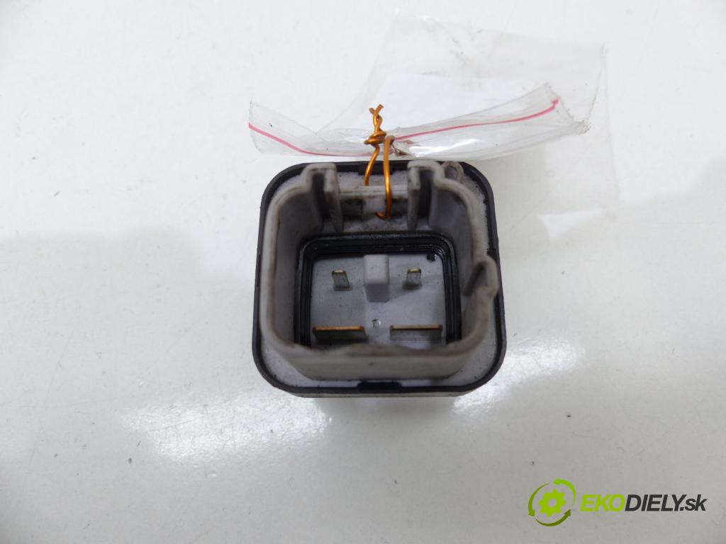 Toyota Rav4 II 2000-2005 2.0 D4D 116 HP  85 kW 2000 cm3  relé  (Relé)