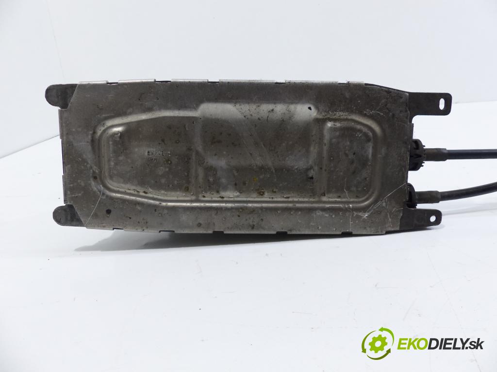 Vw Caddy III 2K 2003- 1.9 TDI 105 HP  77 kW 1900 cm3  Kulisa - -  (Rýchlostné páky / kulisy)