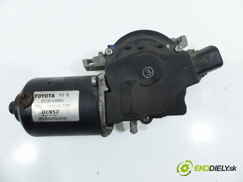 Toyota Avensis II T25 2003-2008 2.2 D4D 150 hp  110 kW 2200 cm3  motor stěračů přední část