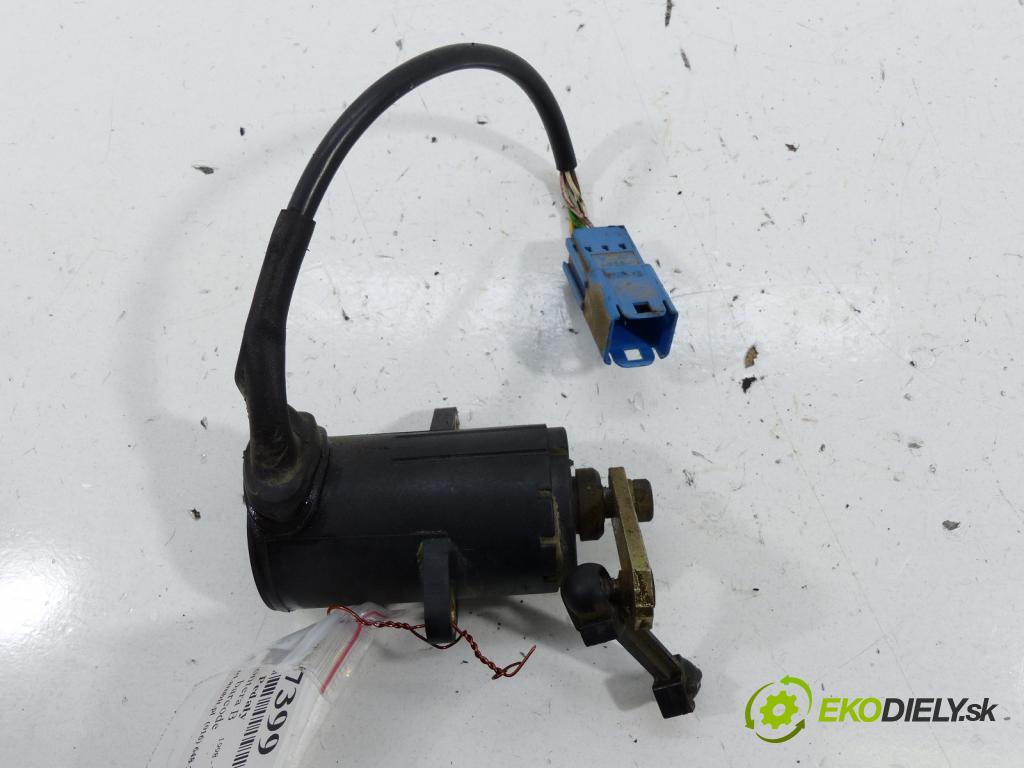 Opel Frontera B 1998-2004 2.2 DTI 116 HP  85 kW 2200 cm3  pedále  (Pedále)