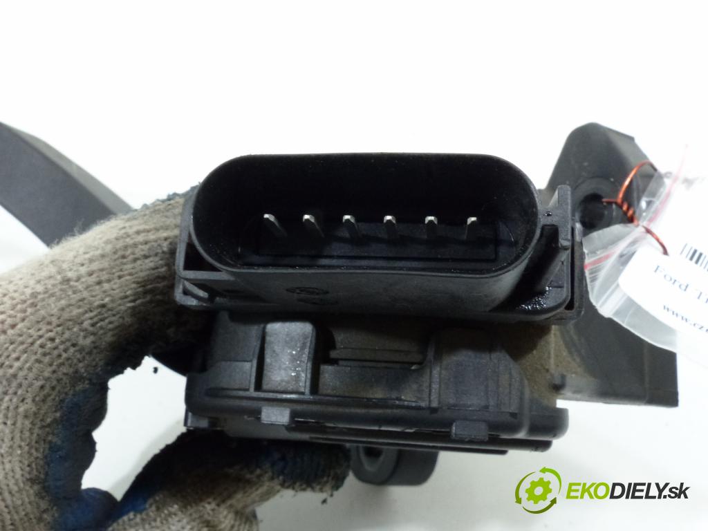 Ford Transit connect 1.8 TDCI 75 HP  55 kW 1800 cm3  pedále  (Pedále)