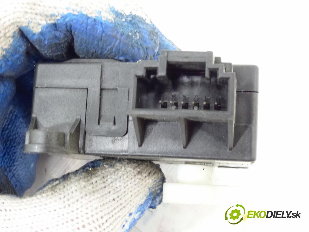 Subaru Impreza III GH 2007-2012 1.5 KAT 107 HP 79 kW 1500 cm3 Motorček kúrenia