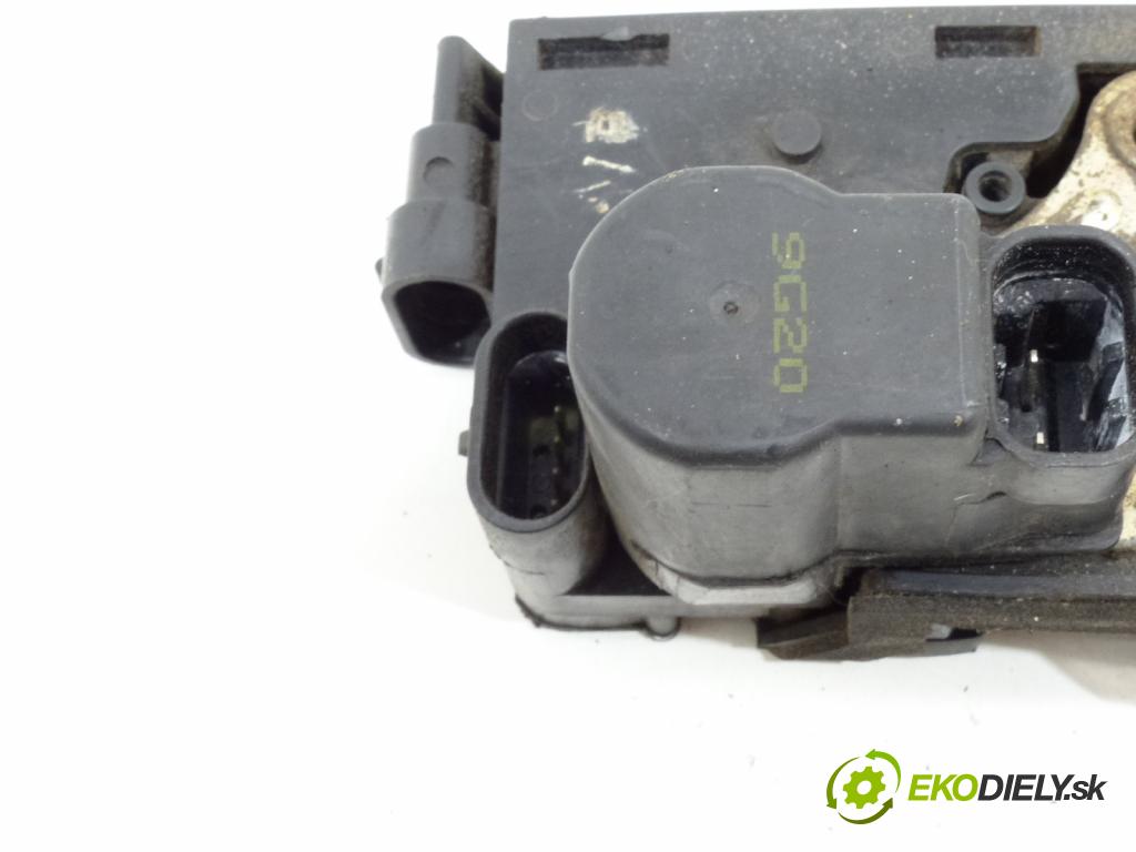 Daewoo Leganza 2.0 16V 133 hp 98 kW 2000 cm3 zámok přední část levý