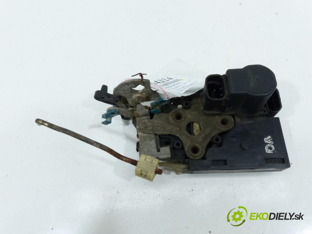 Daewoo Leganza 2.0 16V 133 hp  98 kW 2000 cm3  zámok zadní část levý