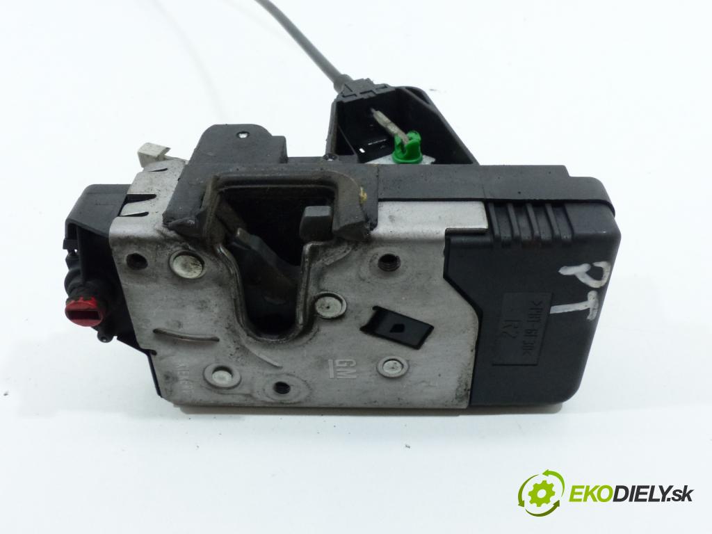 Opel Vectra B 1995-2002 1.8 16V   1800 cm3  zámok zadní část pravý