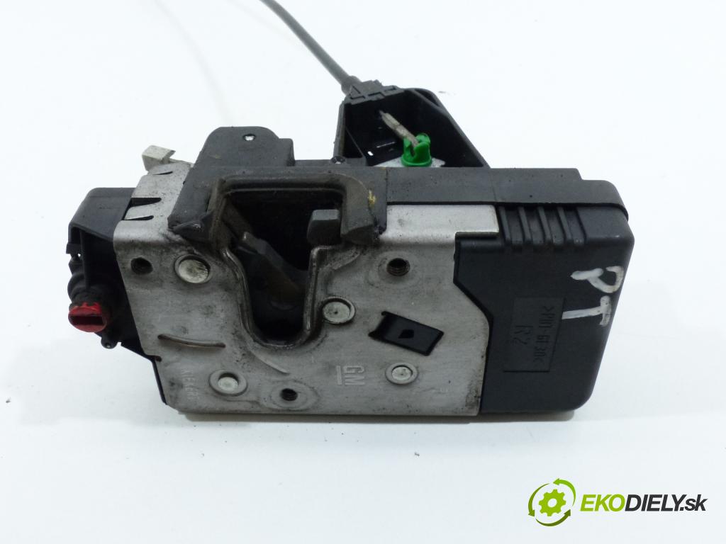 Opel Vectra B 1995-2002 1.8 16V   1800 cm3  zámok zadní část pravý 